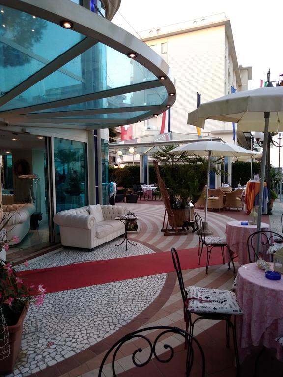 Hotel Tridentum Cesenatico Esterno foto